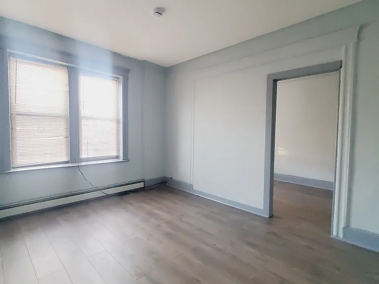 170 Garfield Ave #4R — Photo 3