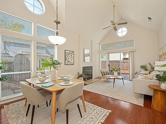 3rd image of 1802 Valdora St