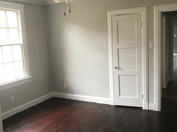 3rd image of 1428 Desire St