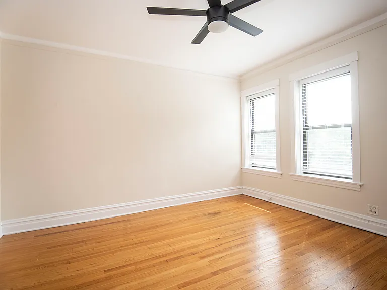 2537 N Seminary Ave #3 — Photo 8
