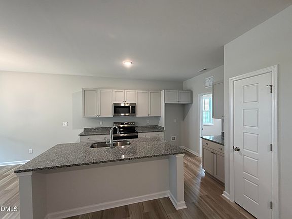 5th image of 101 Crossvine St #9