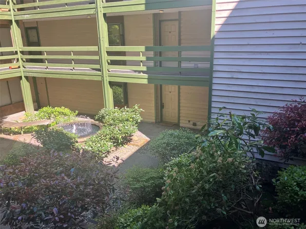 9512 1st Avenue NE #110, Seattle, WA 98115