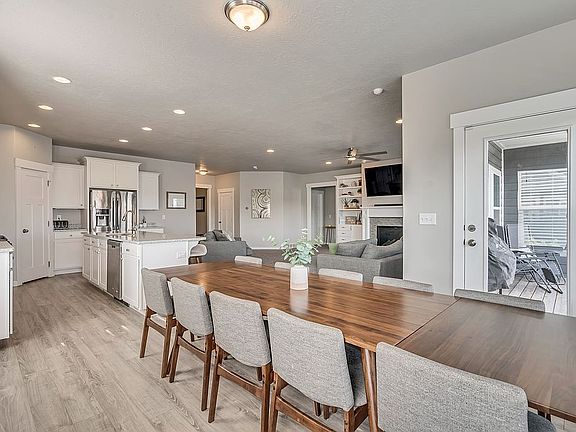 2nd image of 6439 W Maple Valley Cir