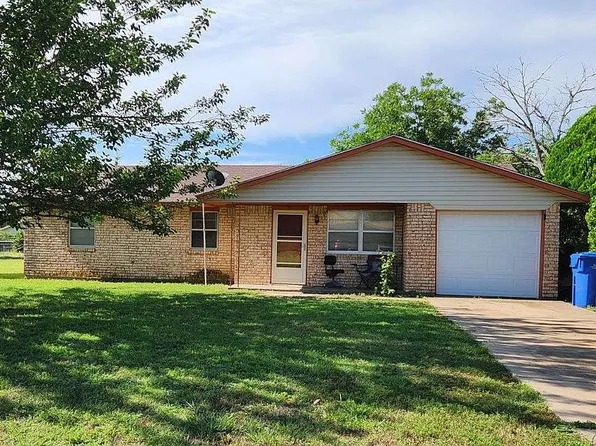 110 E C Ave, Cache, OK 73527