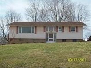 4525 Doru Dr, Zanesville, OH 43701