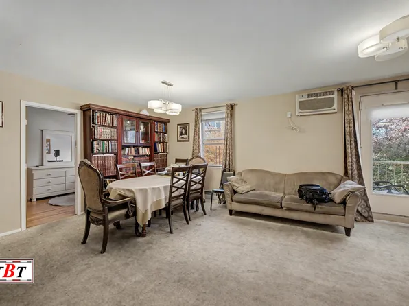 870 East 16th Street image 12 of 28