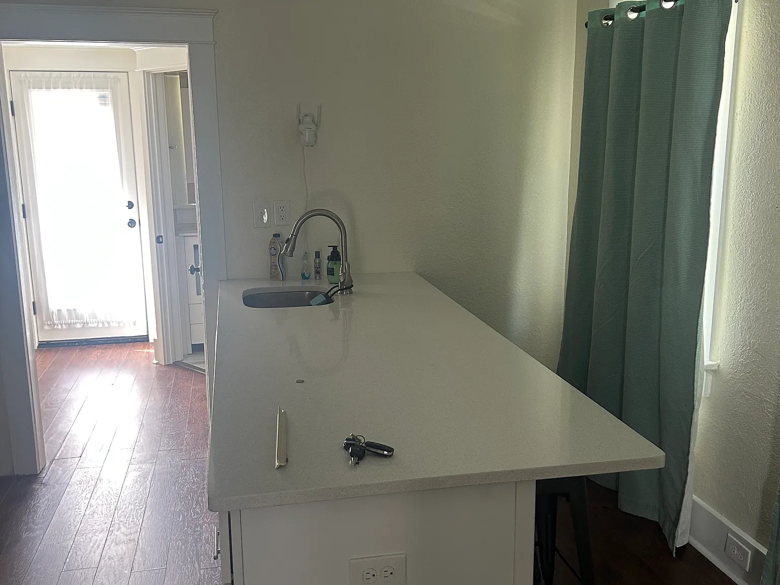 2 bed, 726 sqft, $1,940 — Photo 4