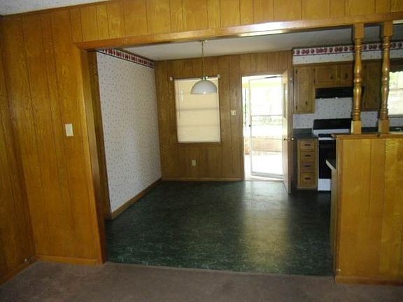 5th image of 529 E Avenue F