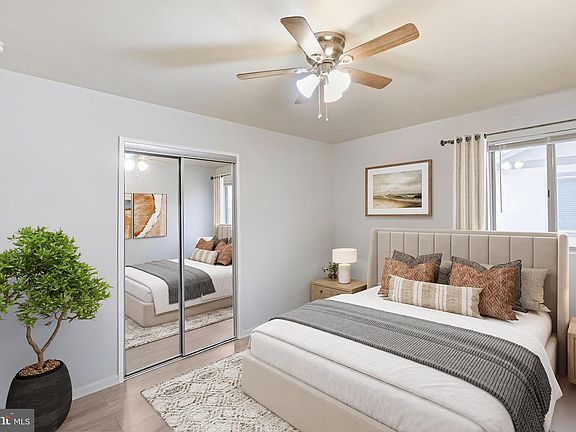 4th image of 1727 28th St SE APT 204