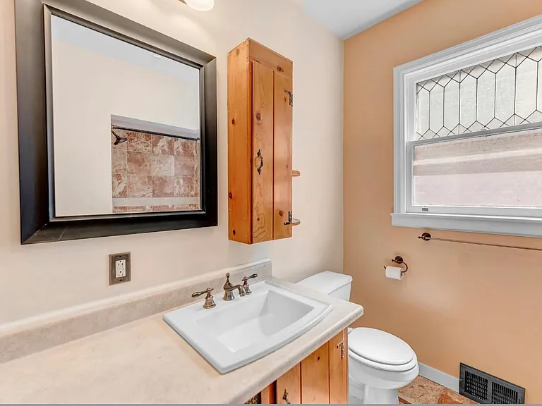 181 Richmond Ave #1 — Photo 7