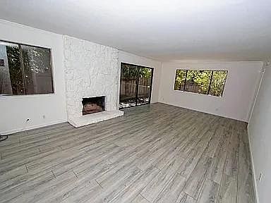 4th image of 1432 San Antonio St