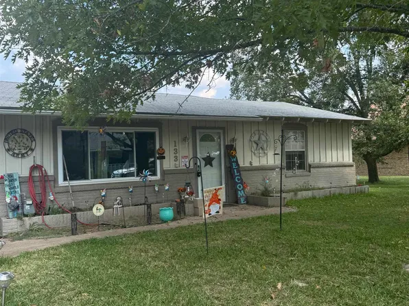 133 Maxine St, Mineola, TX 75773