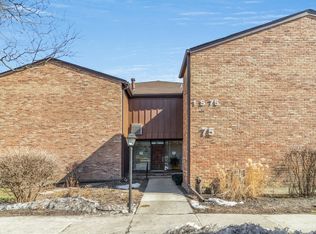1S075 Spring Rd APT 1C, Oakbrook Terrace, IL 60181