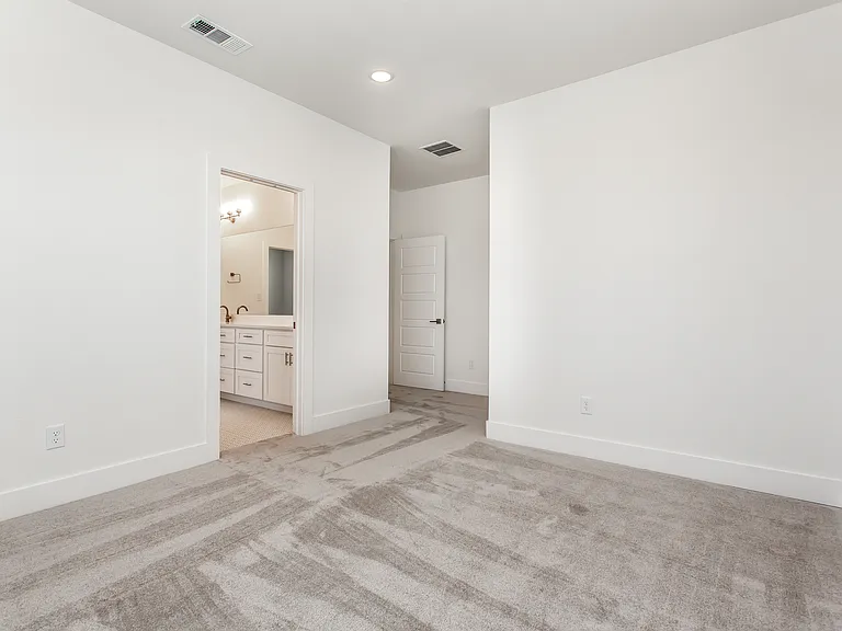 917 Protea St — Photo 36