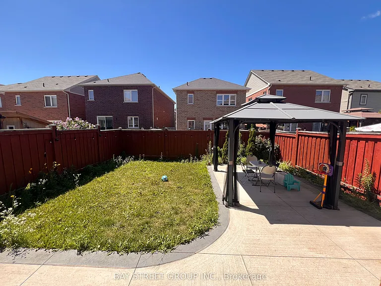 66 Robert Parkinson Dr — Photo 11