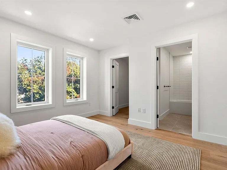 6 Elm St #6 — Photo 15