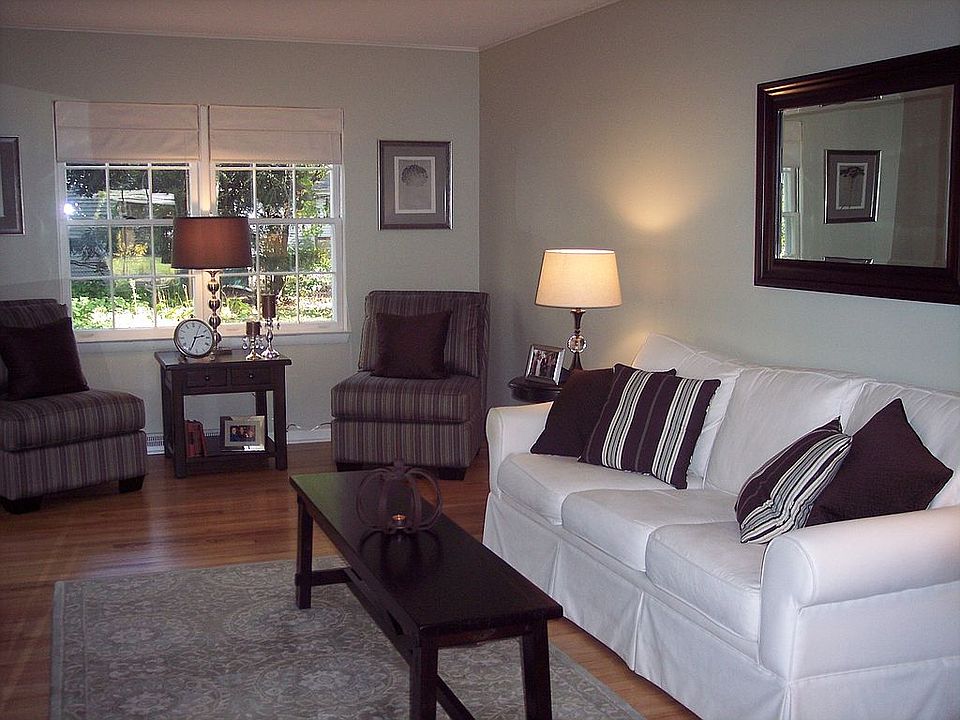 2852 Riverside Dr, Port Huron, MI 48060 Zillow