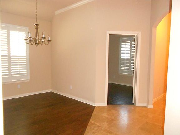 2nd image of 218 Creekwood Dr