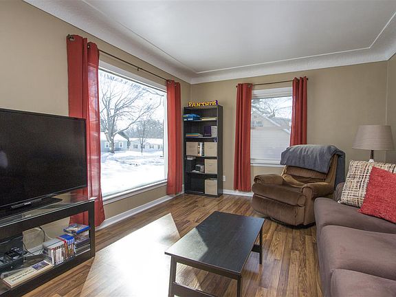 4th image of 2503 Garden Ave