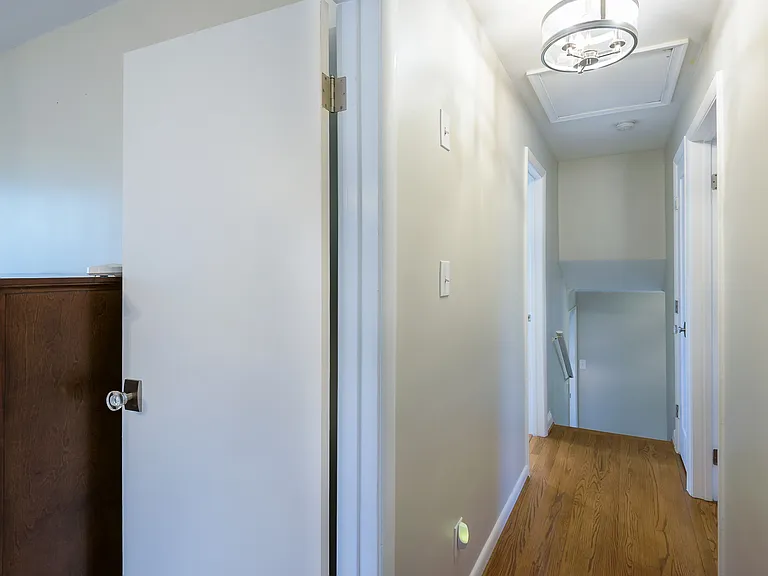 407 Russell Rd — Photo 17