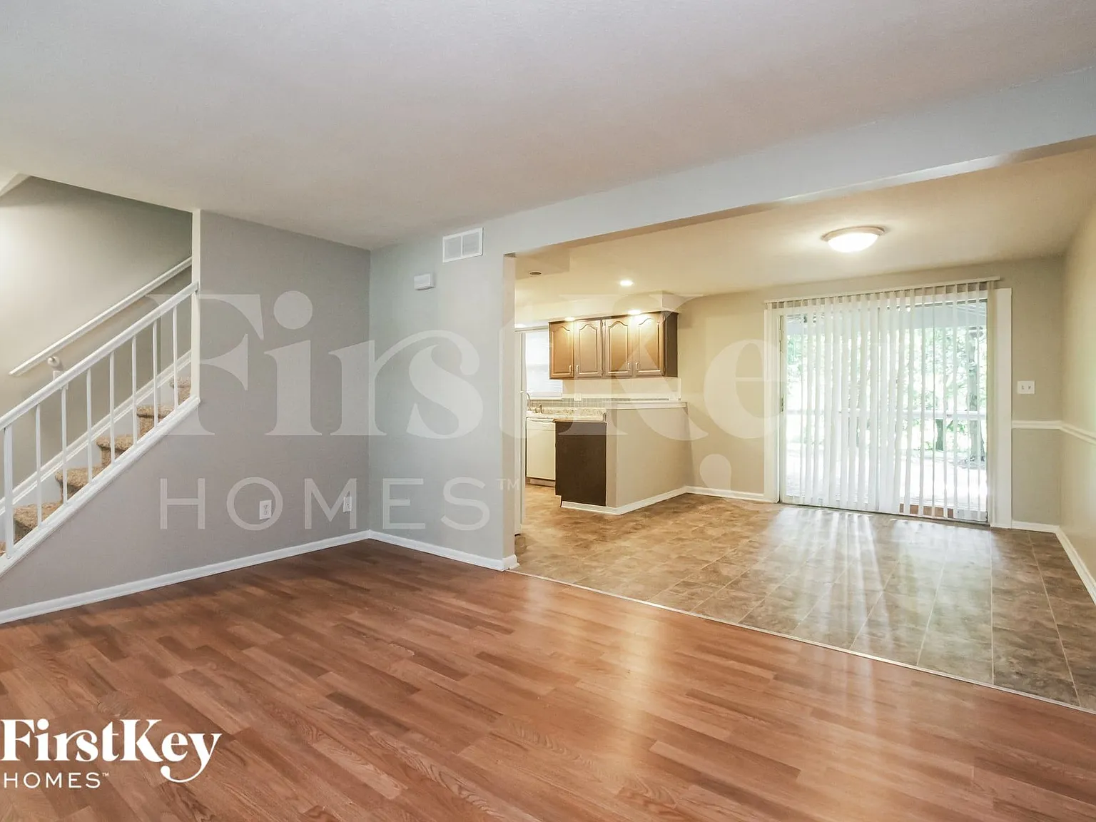 4 bed, 1.5 bath, 1760 sqft, $2,010 — Photo 2