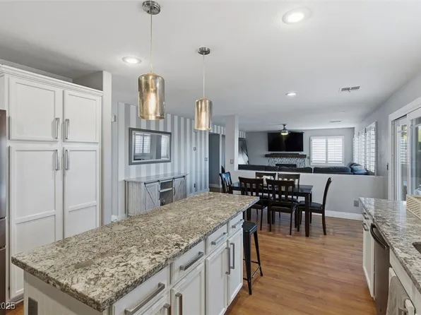 212 Stour Ln, Las Vegas, NV 89144
