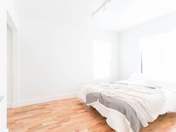 5th image of 1129 N Virgil Ave #1133