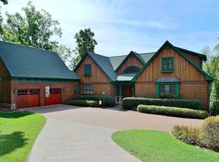 1081 N Dam Dr, Huddleston, VA 24104