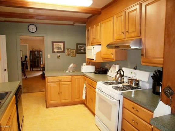 2nd image of 117 Acacia Dr