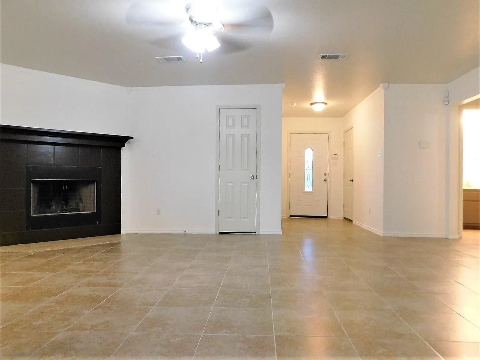 3 bed, 1520 sqft, $1,545 — Photo 3