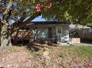 1913 Vine St, West Des Moines, IA 50265