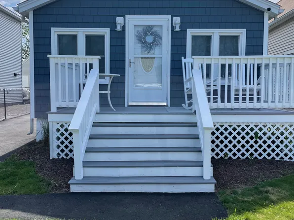 10 George St, East Haven, CT 06512