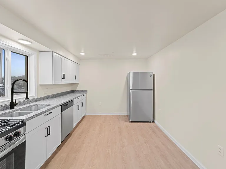 2616 Shawhan Avenue — Photo 6