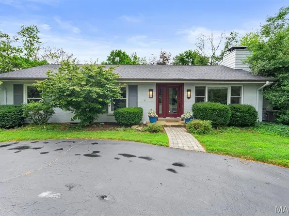 4 Covington Ln, Saint Louis, MO 63132