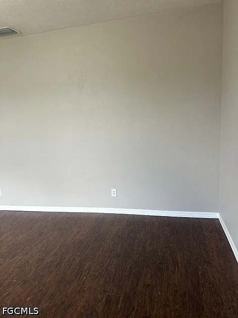 2 bed, 2.0 bath, 2118 sqft, $1,400 — Photo 4