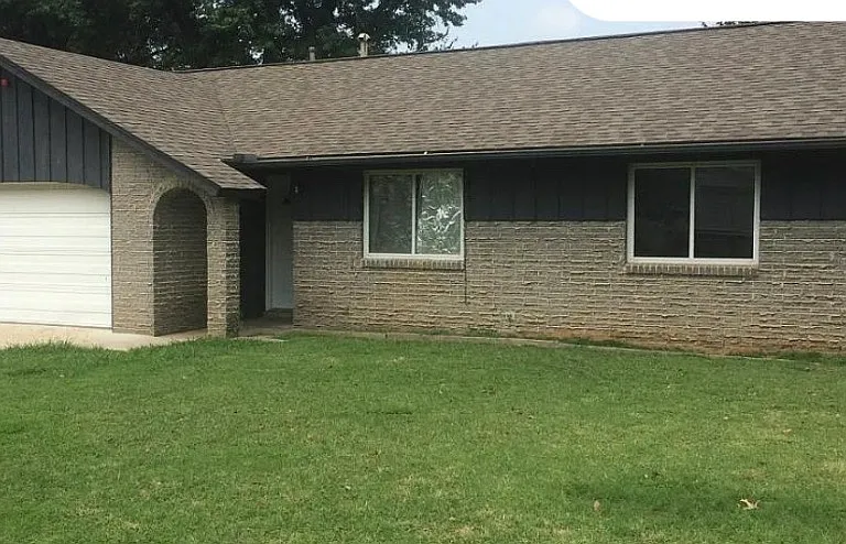 1216 E Hartford St — Photo 23