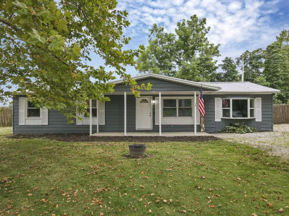 2793 Pleasant Dr NE, Lancaster, OH 43130