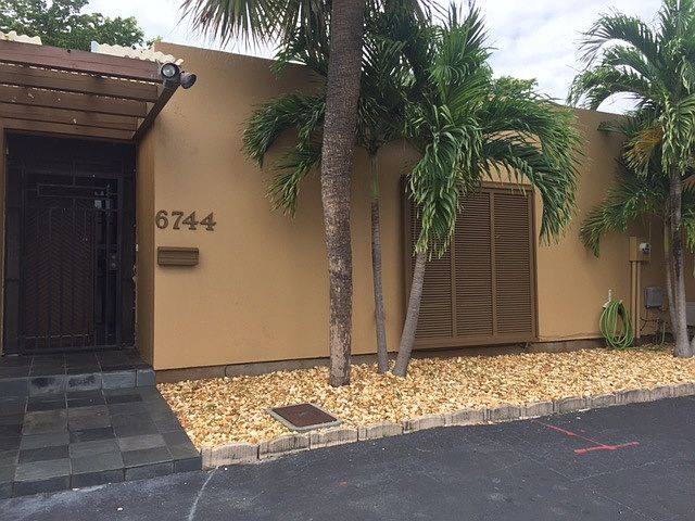 1st image of 6744 Kingsmoor Way