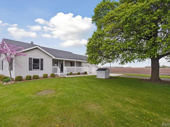 4946 S Baldwin Rd, Ithaca, MI 48847