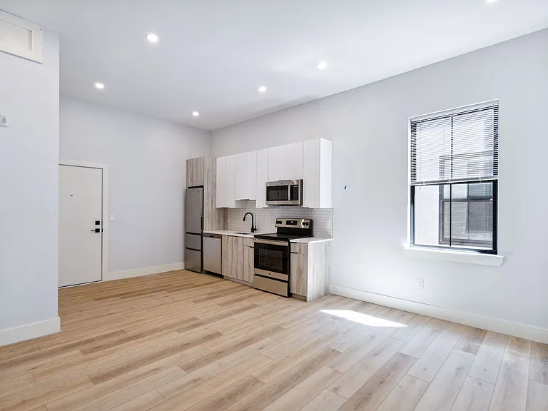 Serpentine Apartments: Newly Renovated in the Heart of Drexel — Photo 34