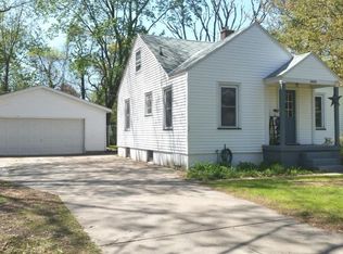 15459 Pine St, Grand Haven, MI 49417