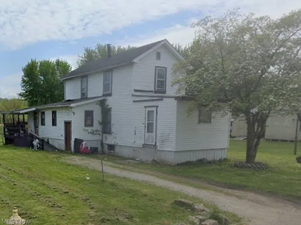 715 S College St, Newcomerstown, OH 43832