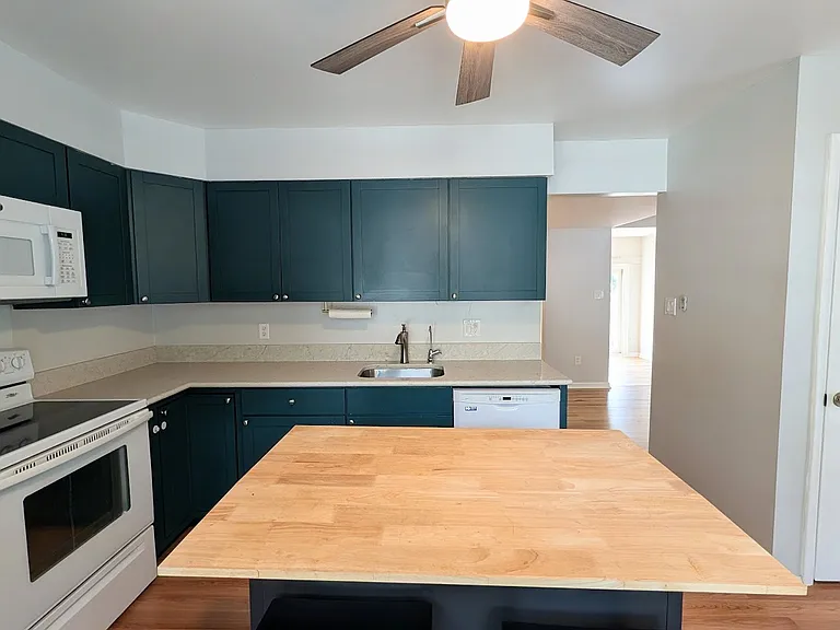 18610 Phoebe Way — Photo 6
