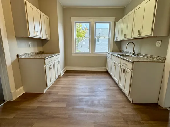2202 E 97th St APT 1, Cleveland, OH 44106