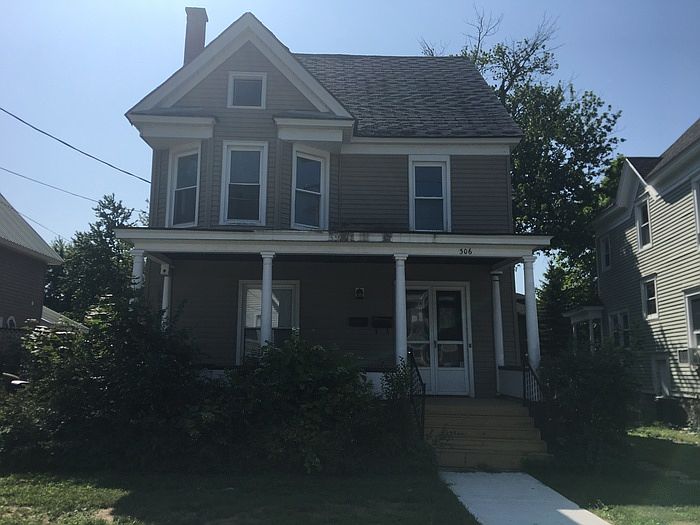 1st image of 306 Flower Ave E