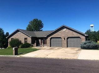2511 Fruit Station Dr, Mountain Grove, MO 65711