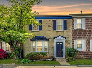 9609A Blake Ln #7200, Fairfax, VA 22031