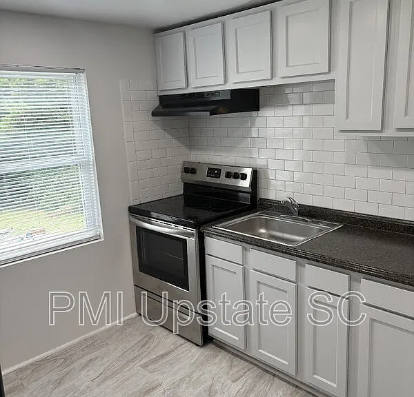 201 Chandler Dr #16C — Photo 1