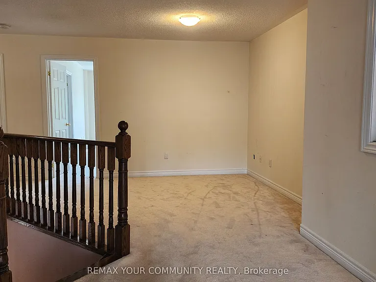 3 Prince Of Wales Dr — Photo 19