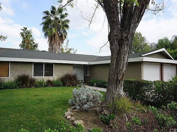 2nd image of 5812 Comanche Ave
